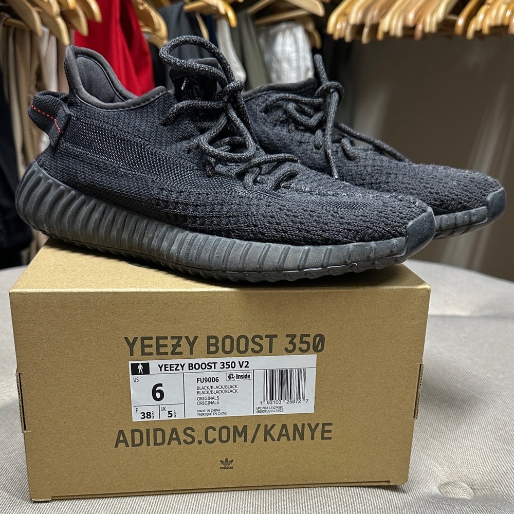 Adidas Yeezy Boost 350 V2 Sneakers size 6